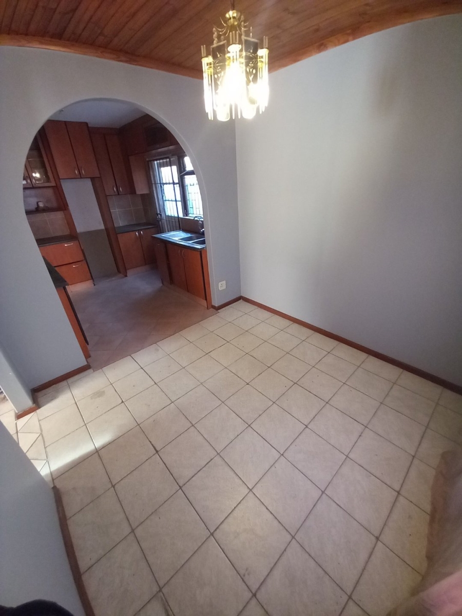 To Let 3 Bedroom Property for Rent in Elsies River Western Cape